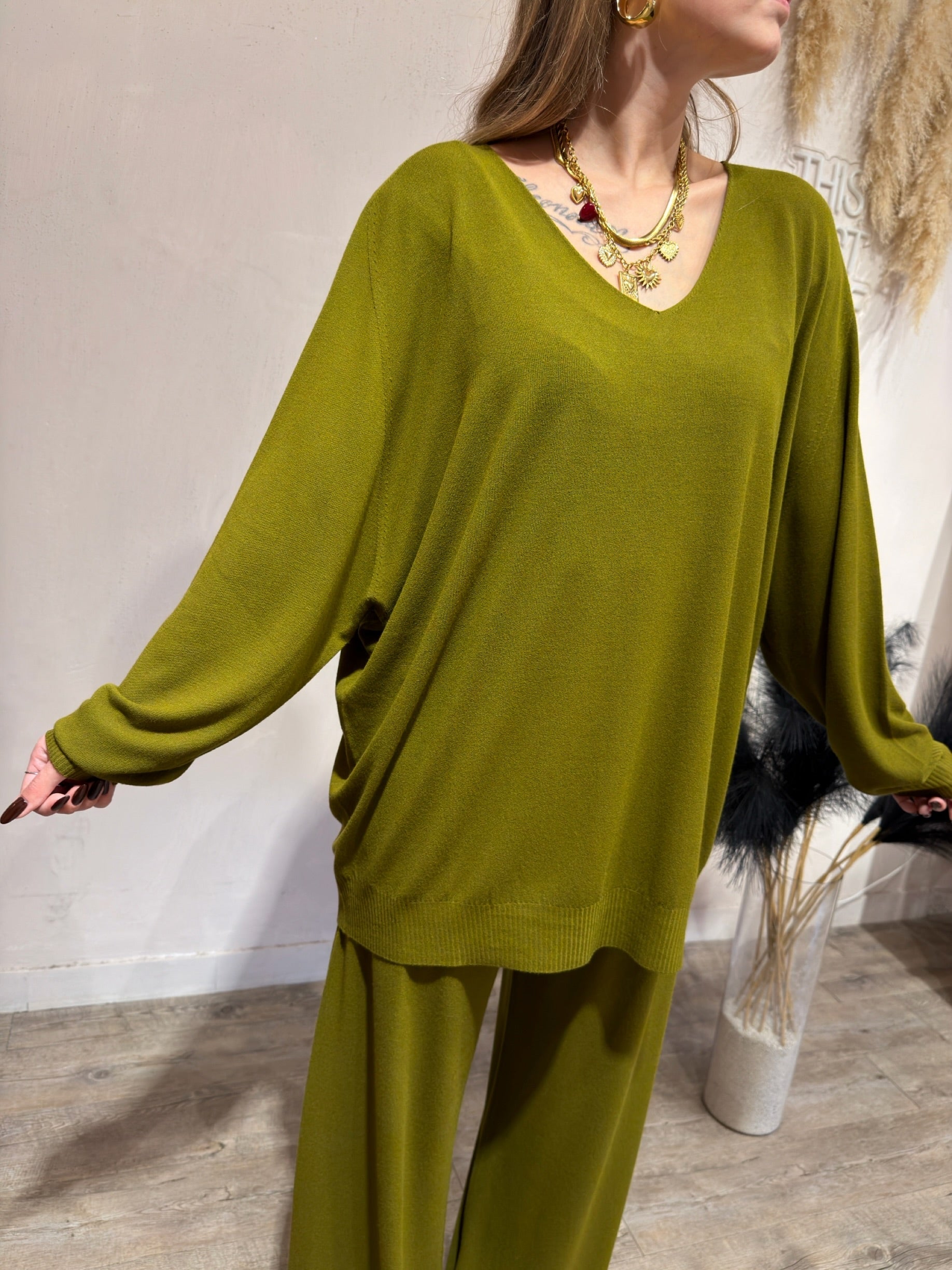 Maglia Over Scollo V Viscosa Kontatto Olio