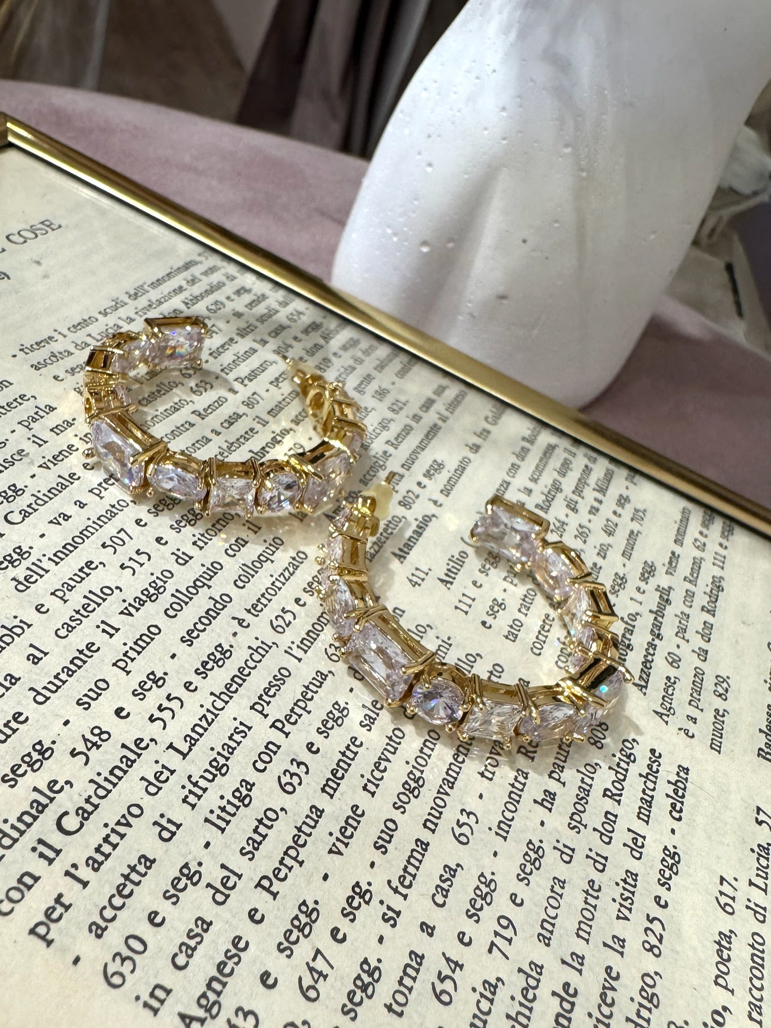 Orecchino Cerchio Zirconi +Colori