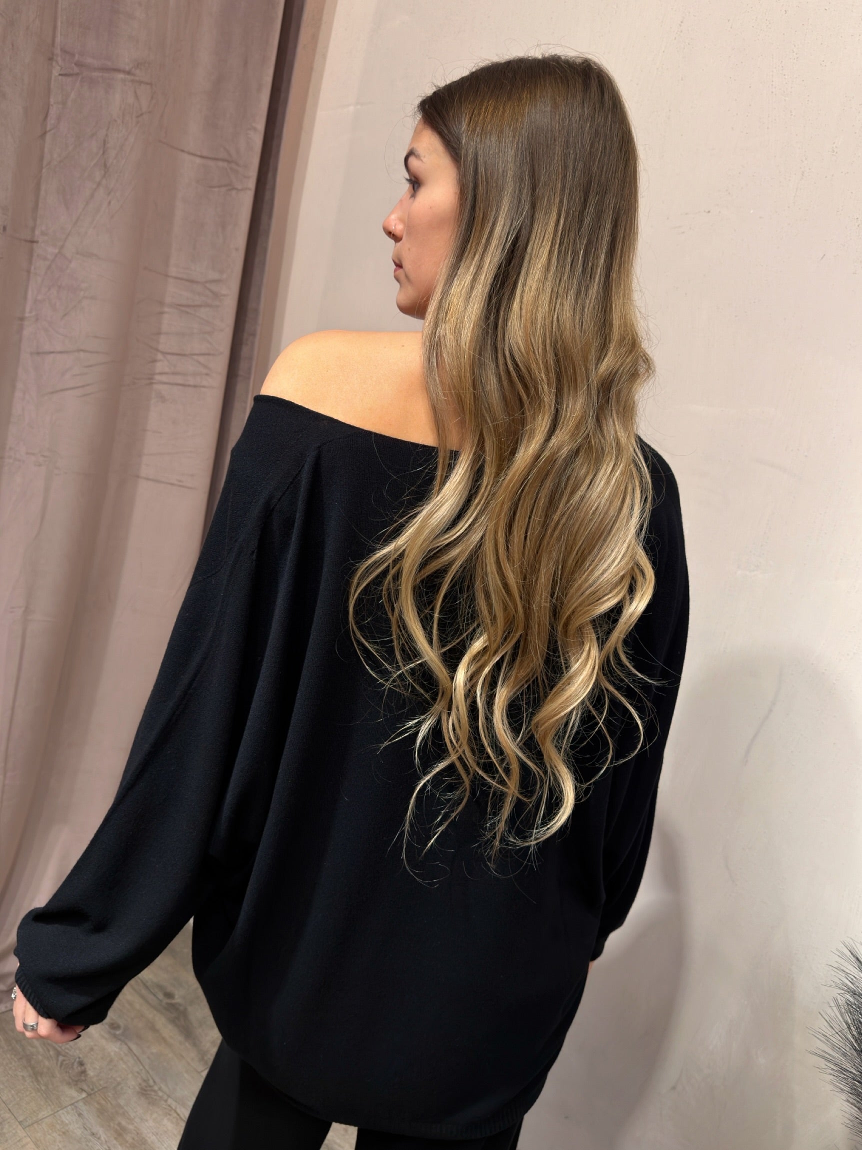 Maglia Over Scollo V Viscosa Kontatto Nero