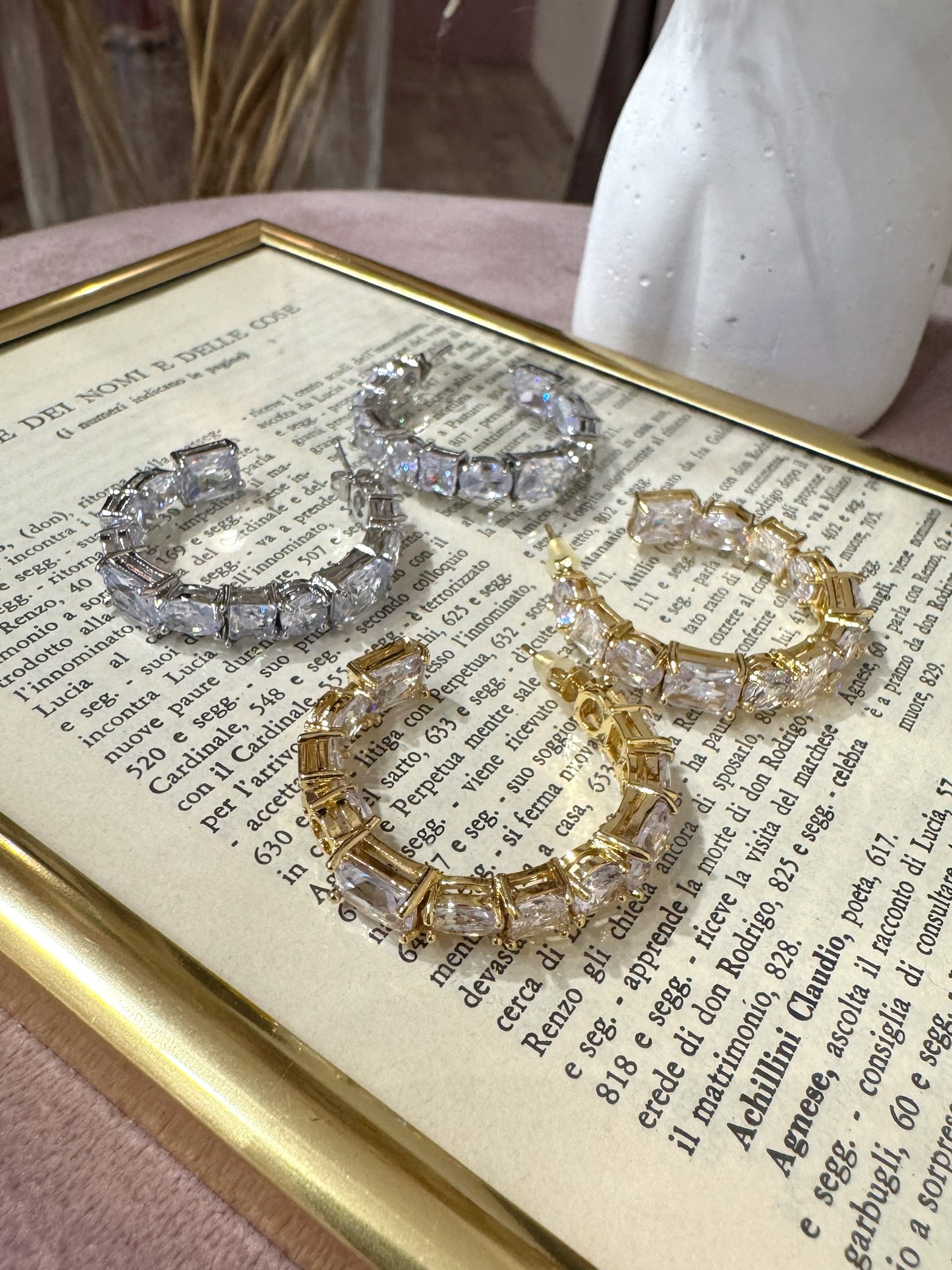 Orecchino Cerchio Zirconi +Colori