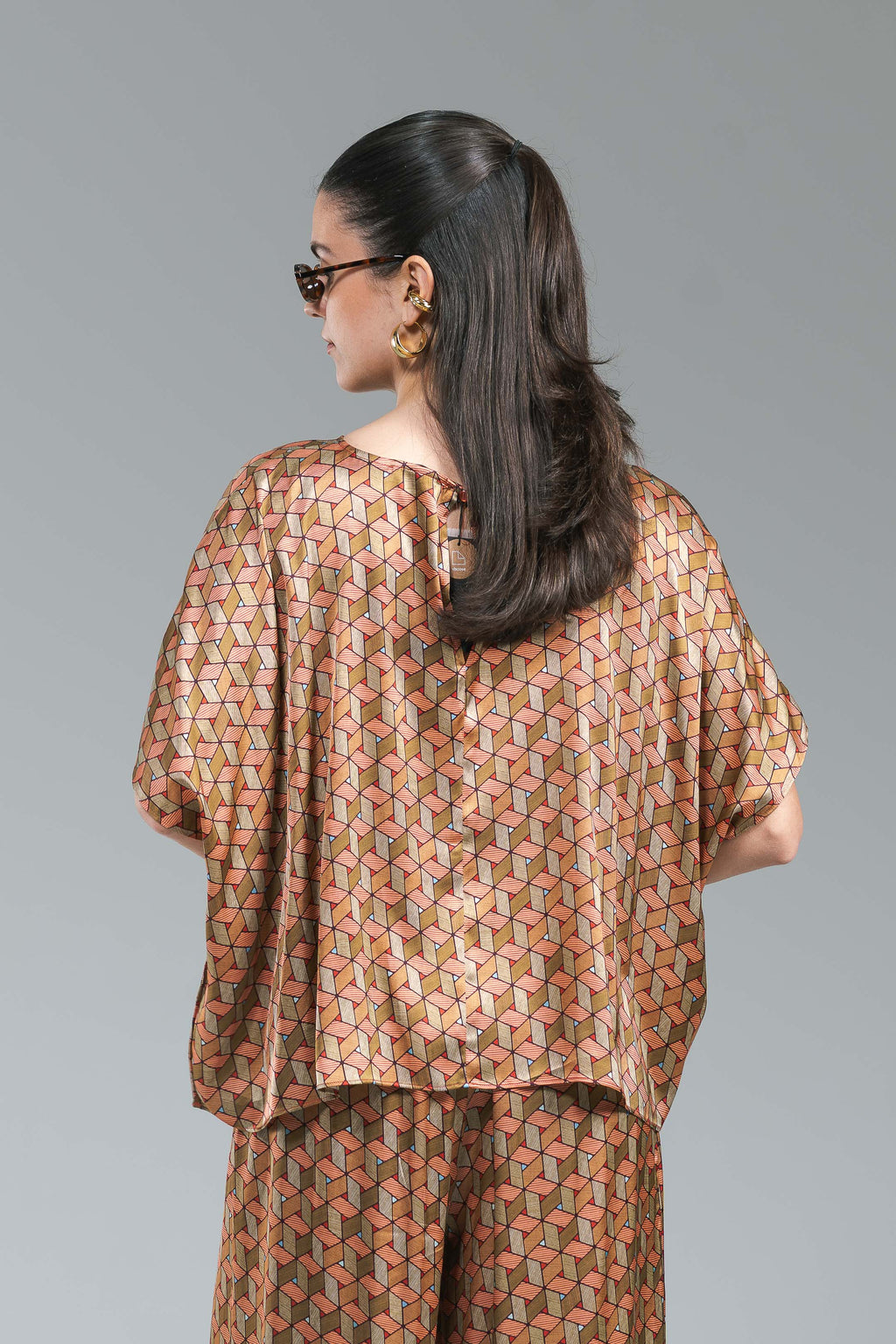 Blusa Satin Fantasia Geometrica Surkana