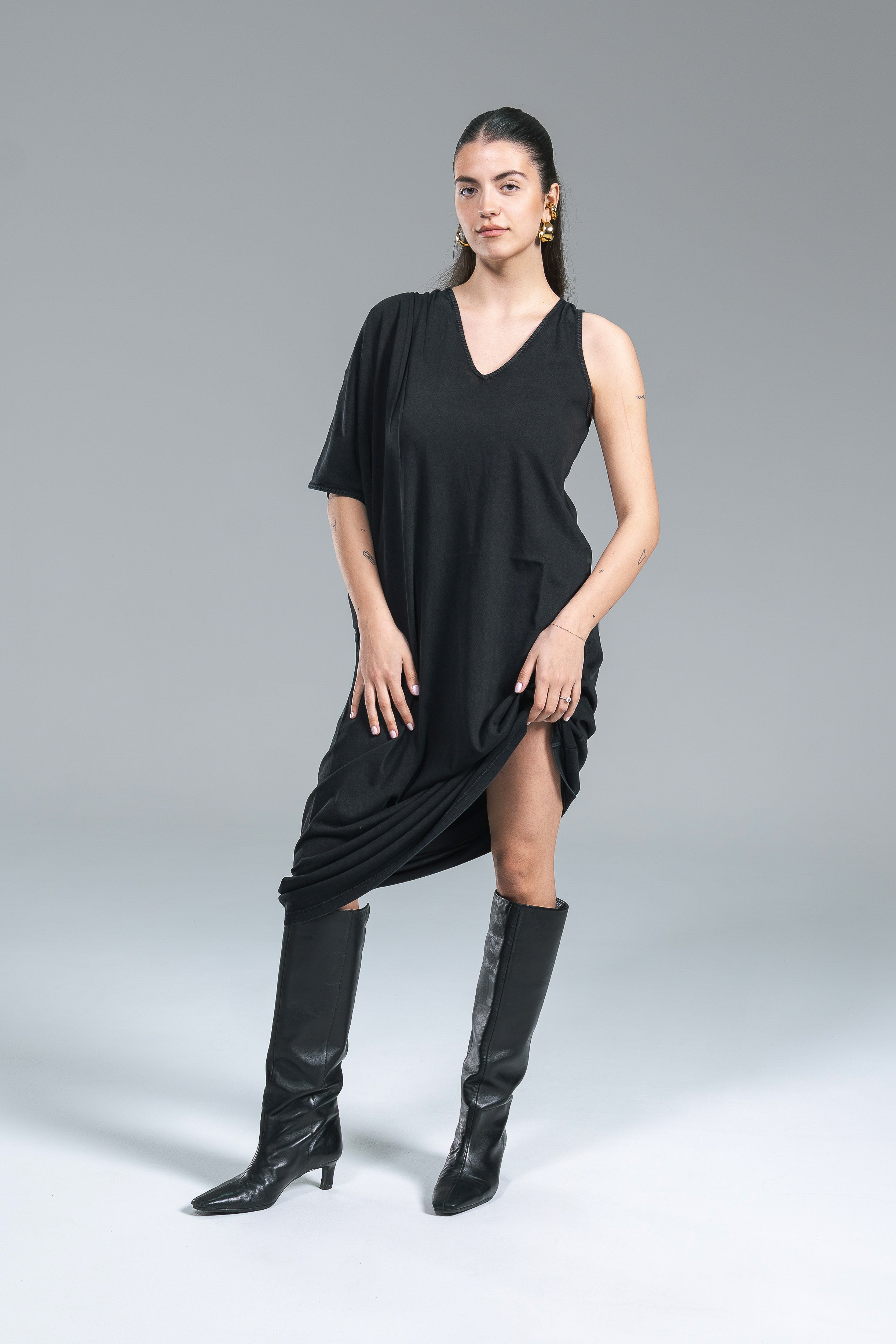 Maxi Abito Monospalla Sporty Nero Surkana