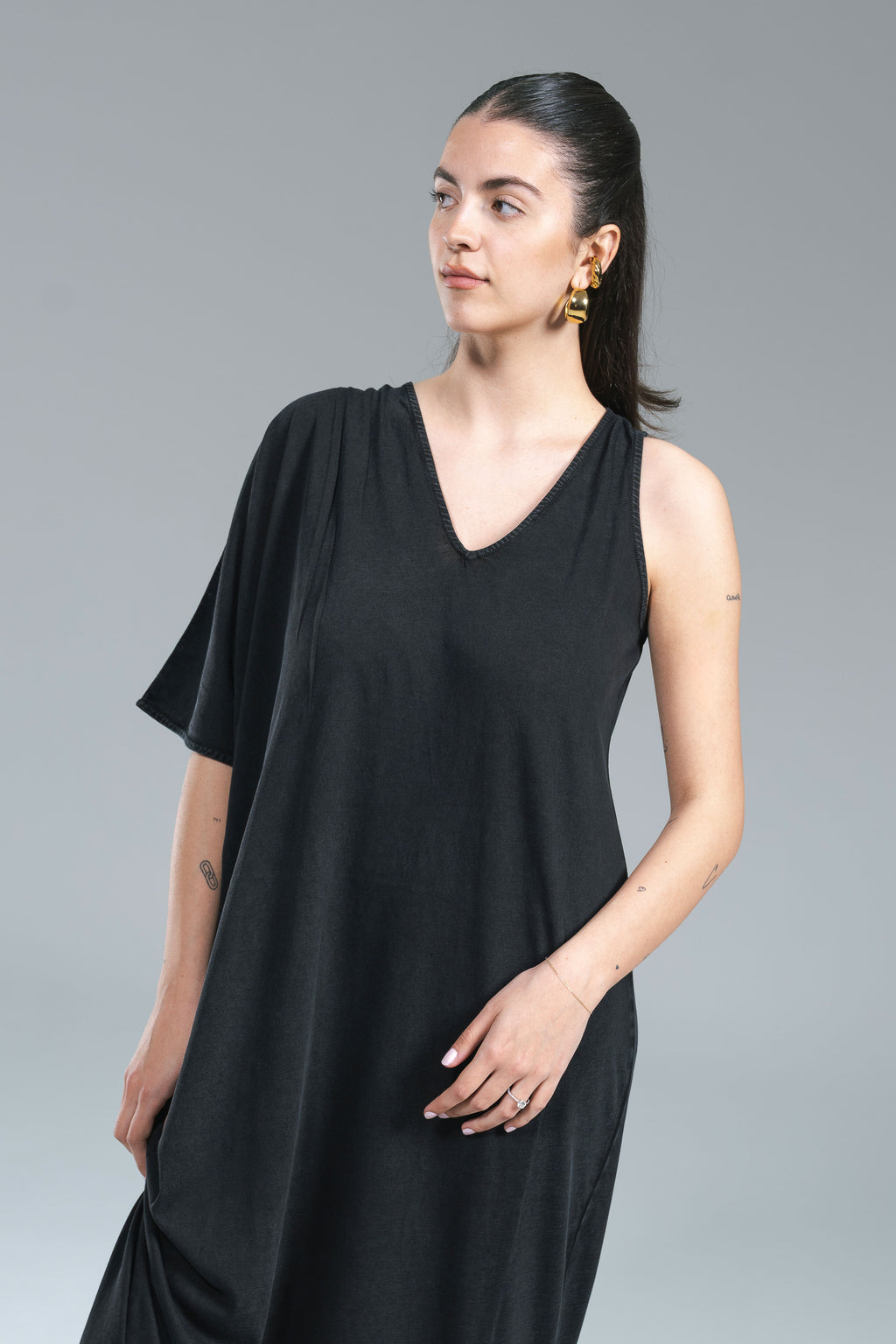 Maxi Abito Monospalla Sporty Nero Surkana
