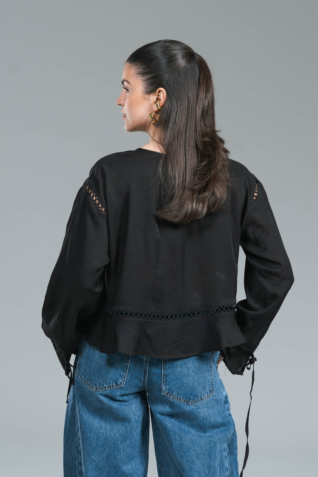 Blusa Traforata con Balza Nero 24Colours