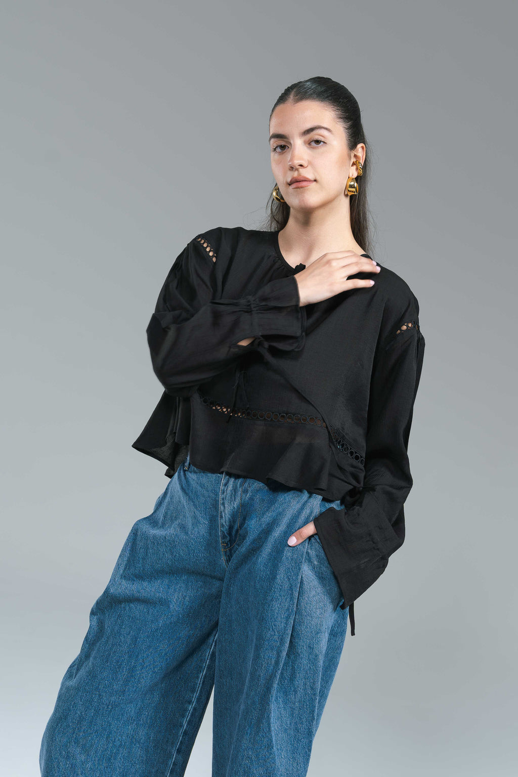 Blusa Traforata con Balza Nero 24Colours