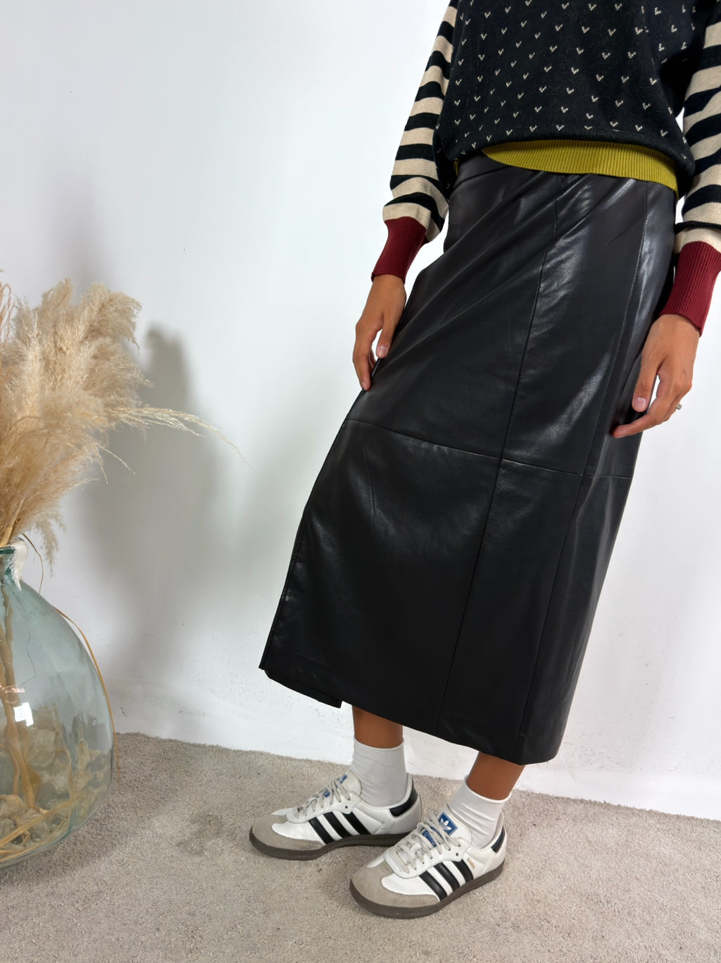 Gonna Matita Soft Leather Nero Surkana