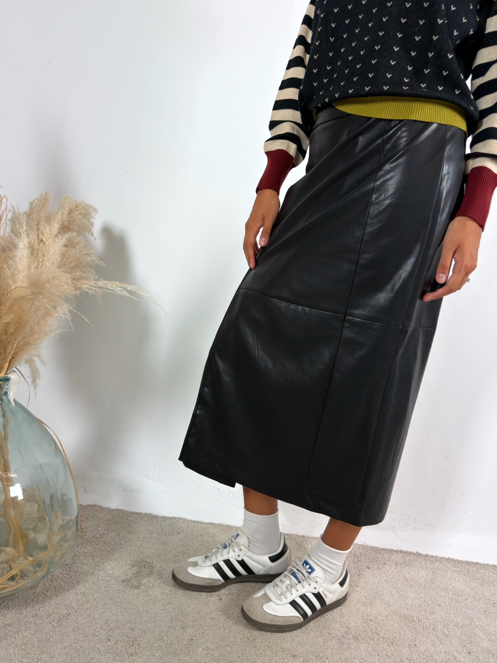 Gonna Matita Soft Leather Nero Surkana