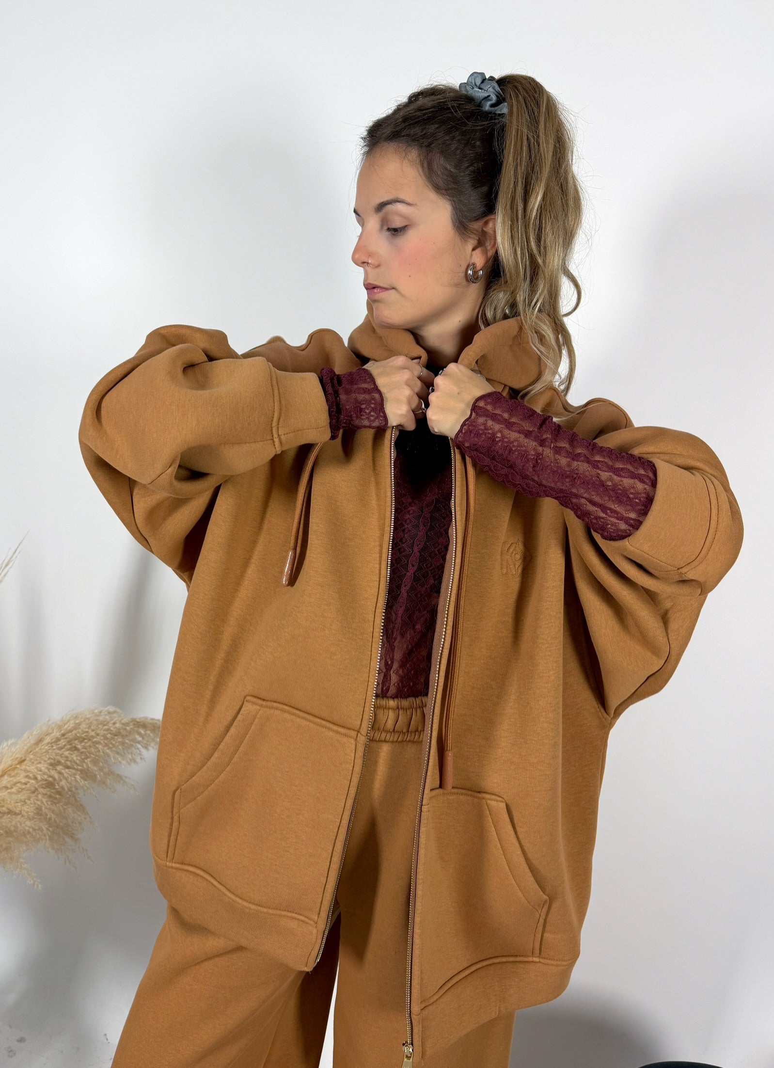 Maxi Felpa Cappuccio Camel Kostumn1