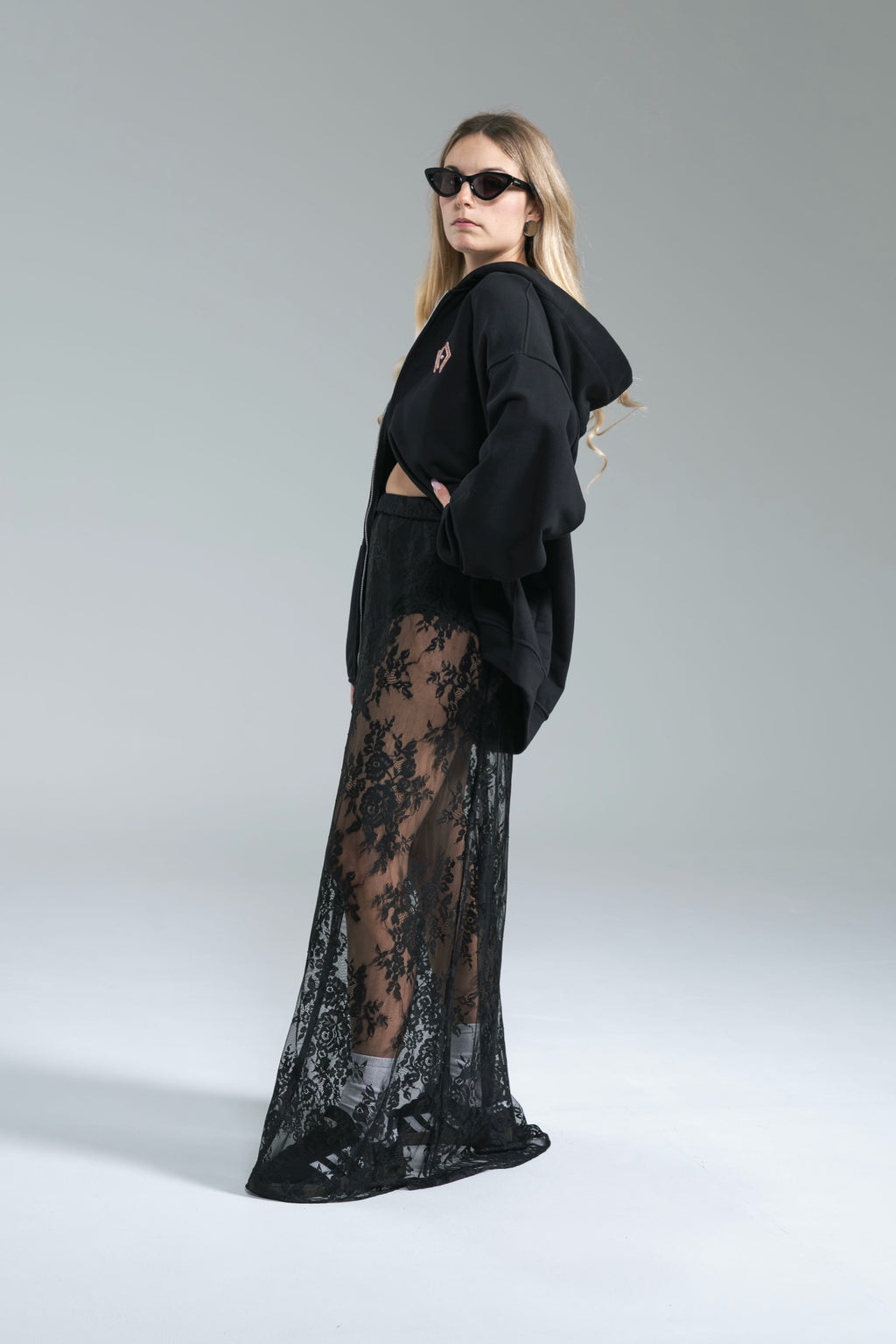 Maxi Felpa Over Cappuccio Nero kostumn1