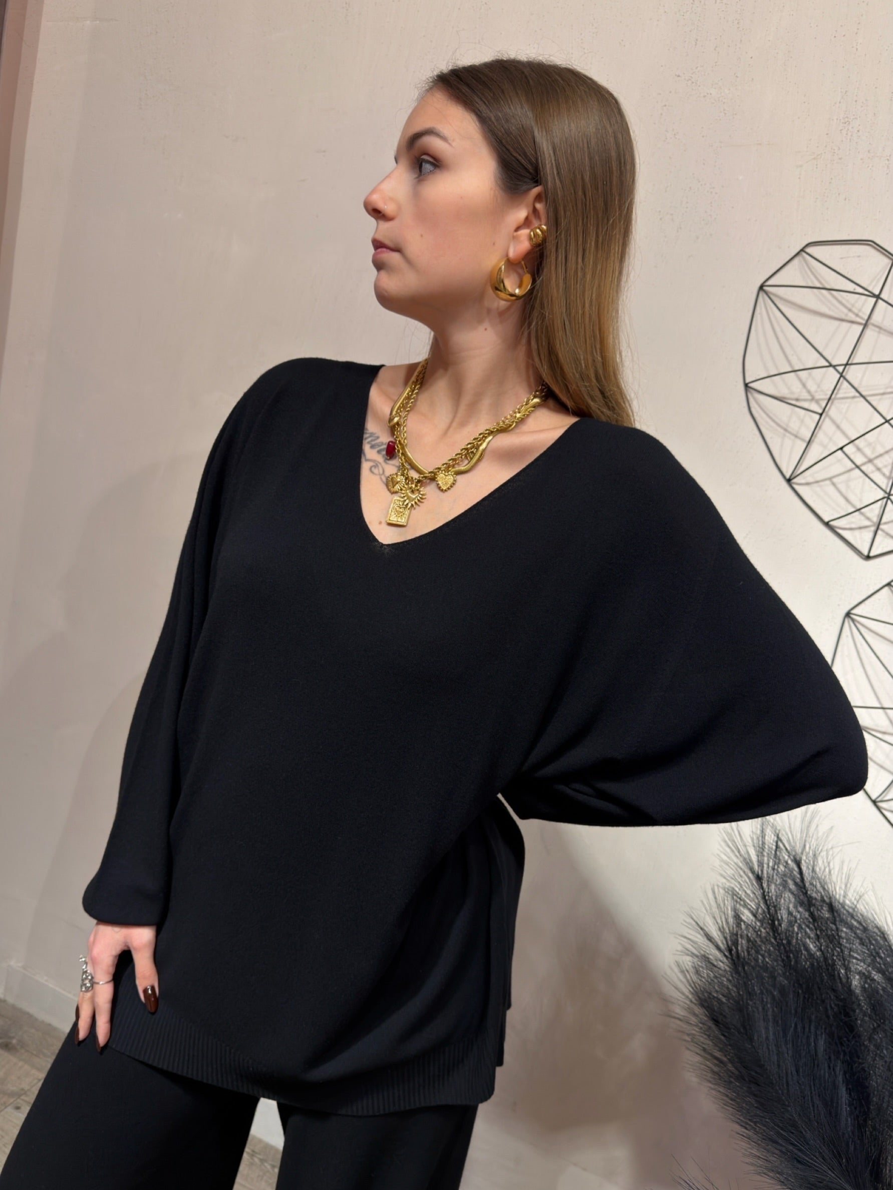 Maglia Over Scollo V Viscosa Kontatto Nero