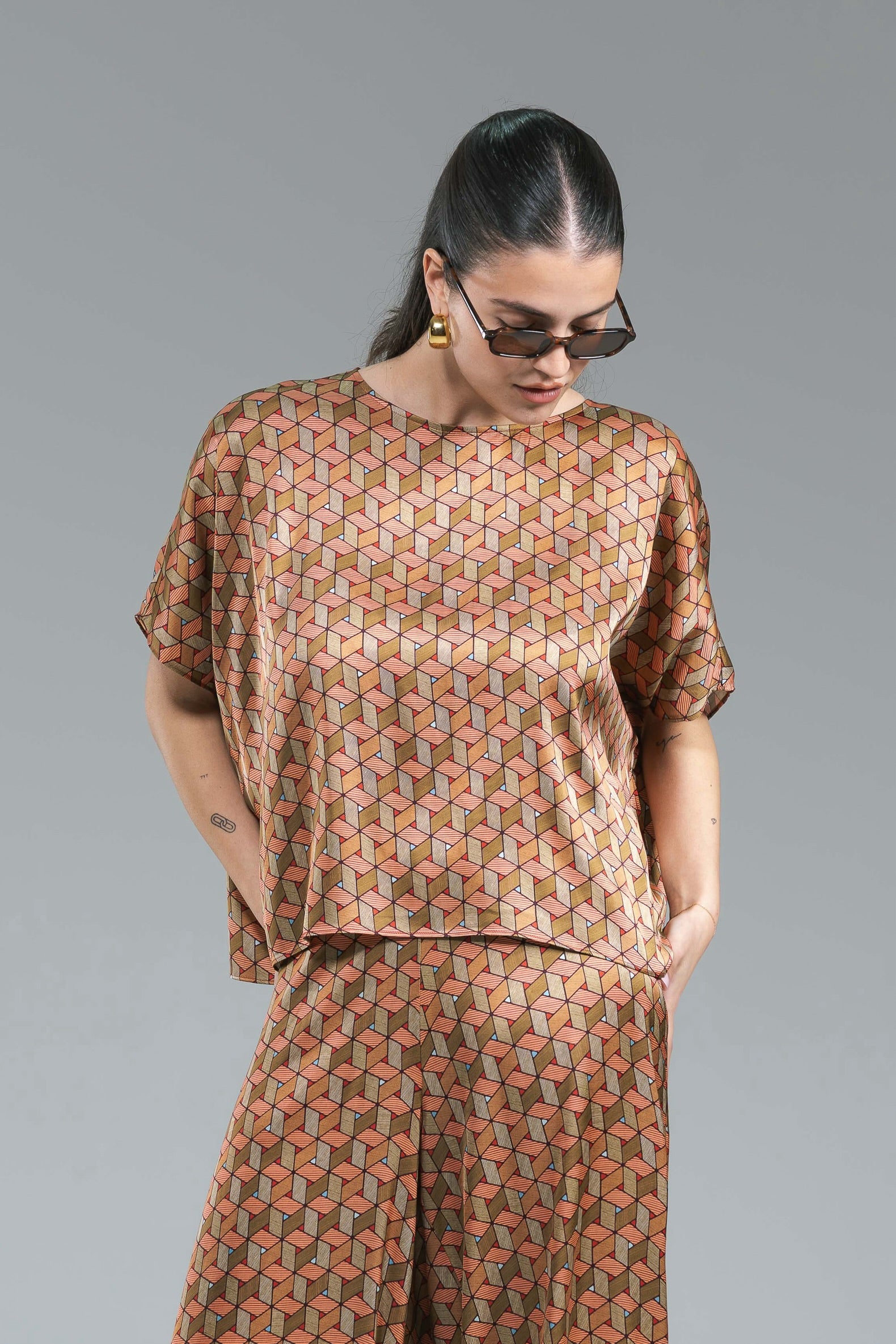 Blusa Satin Fantasia Geometrica Surkana