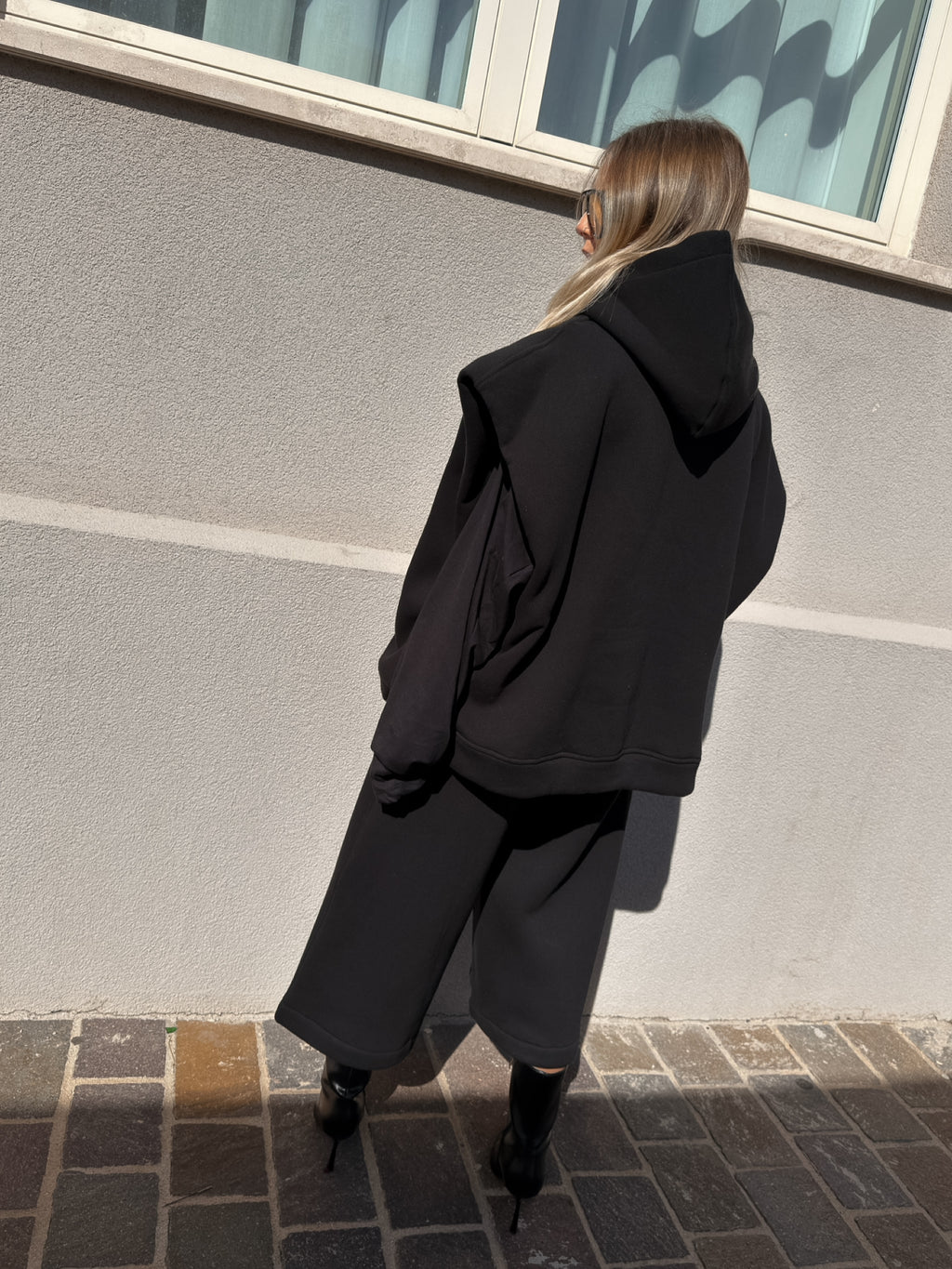 Maxi Felpa Gilet con T-Shirt Nero Sporty Kostumn1