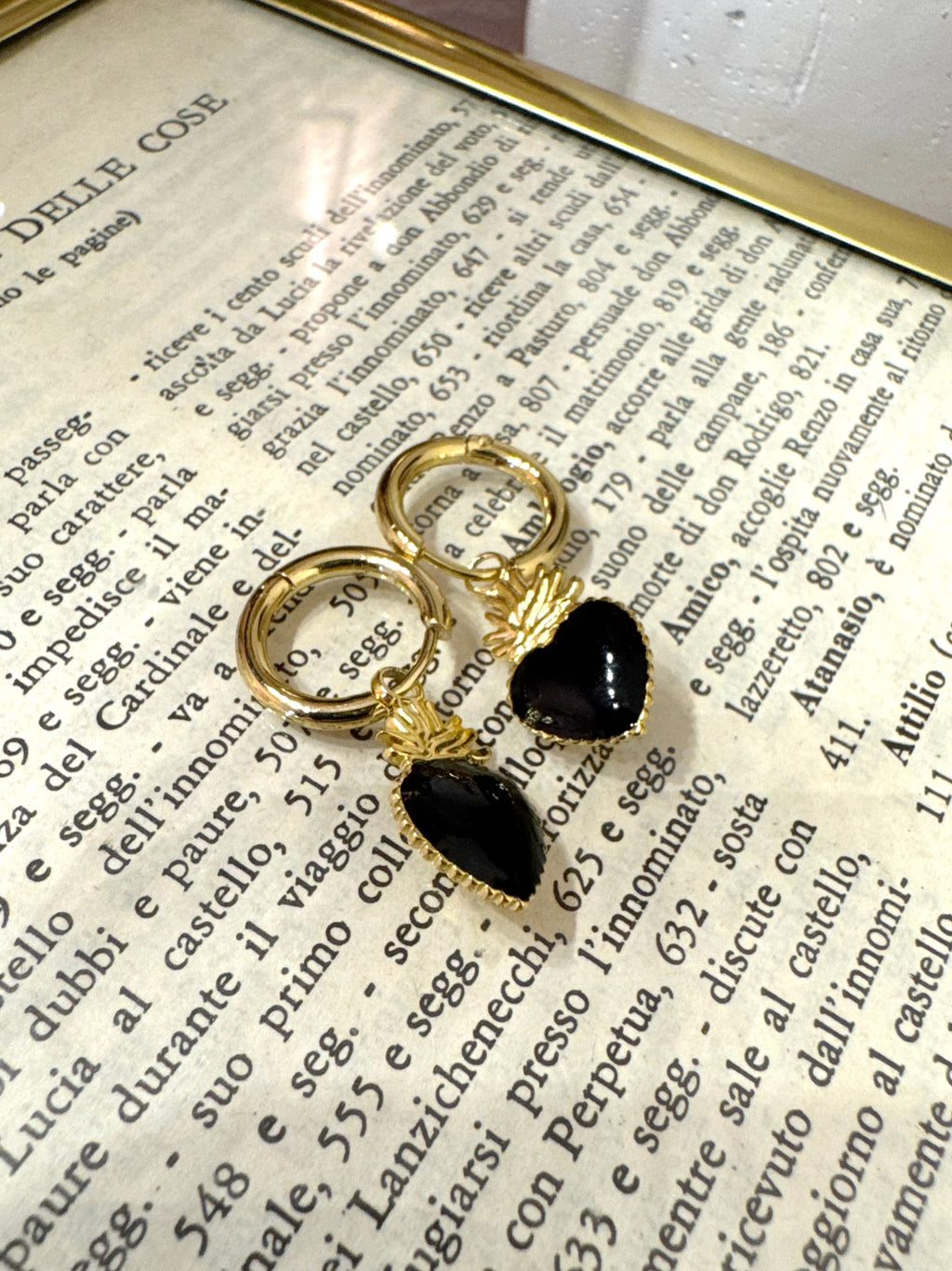 Orecchino Cuore Sacro Nero Pendente +Colori