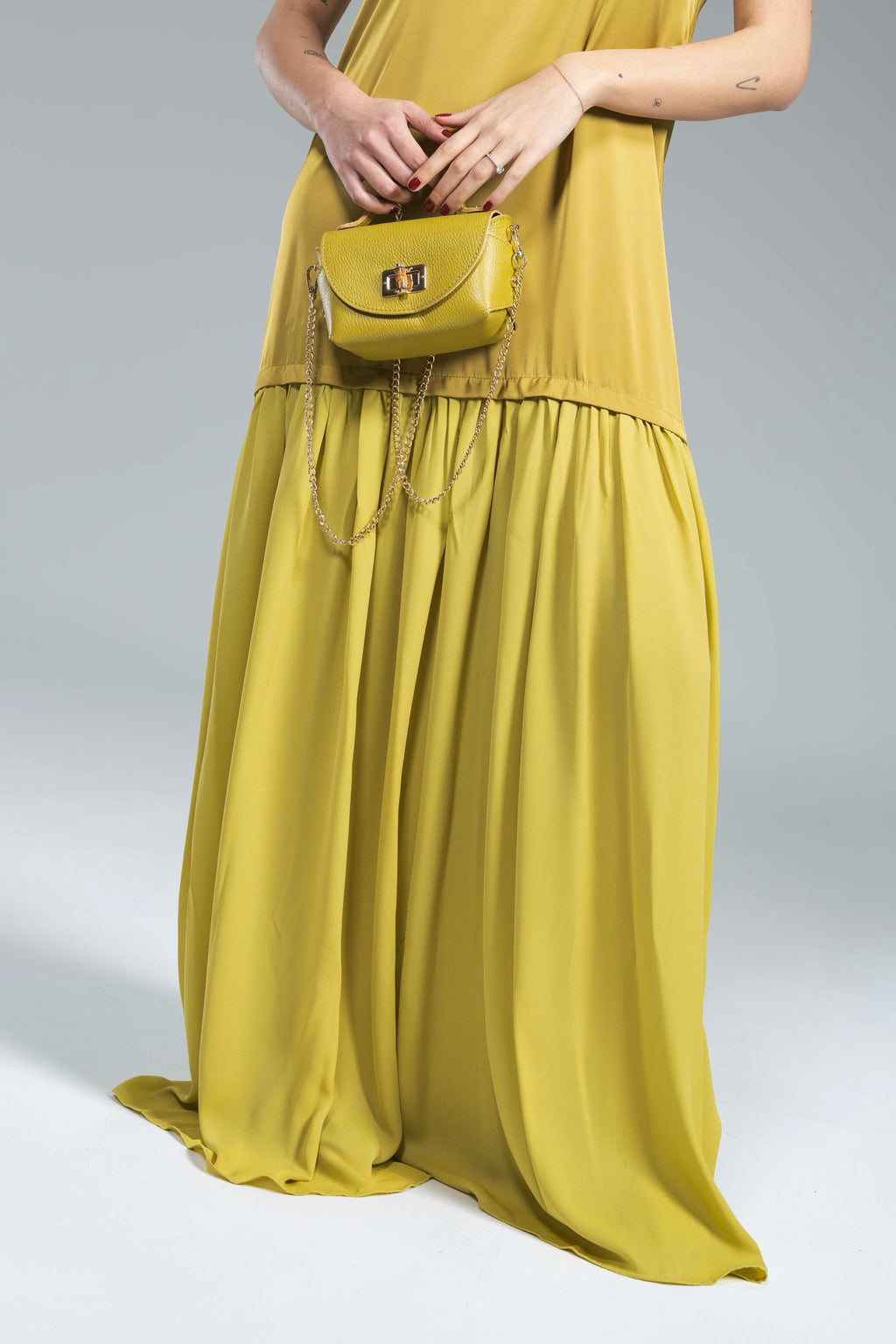 Maxi Abito Satin Balza Chiffon Olio Kostumn1