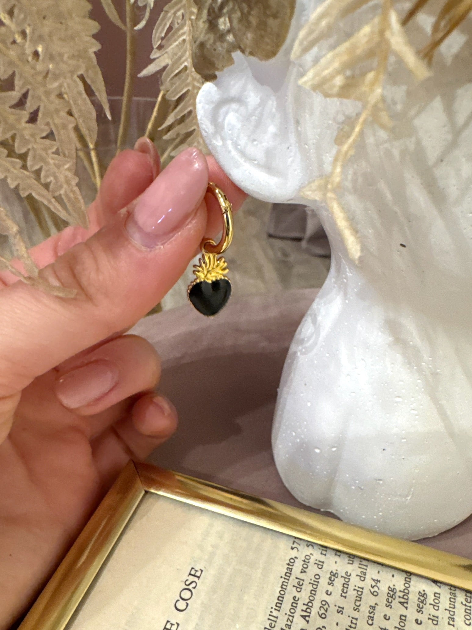 Orecchino Cuore Sacro Nero Pendente +Colori