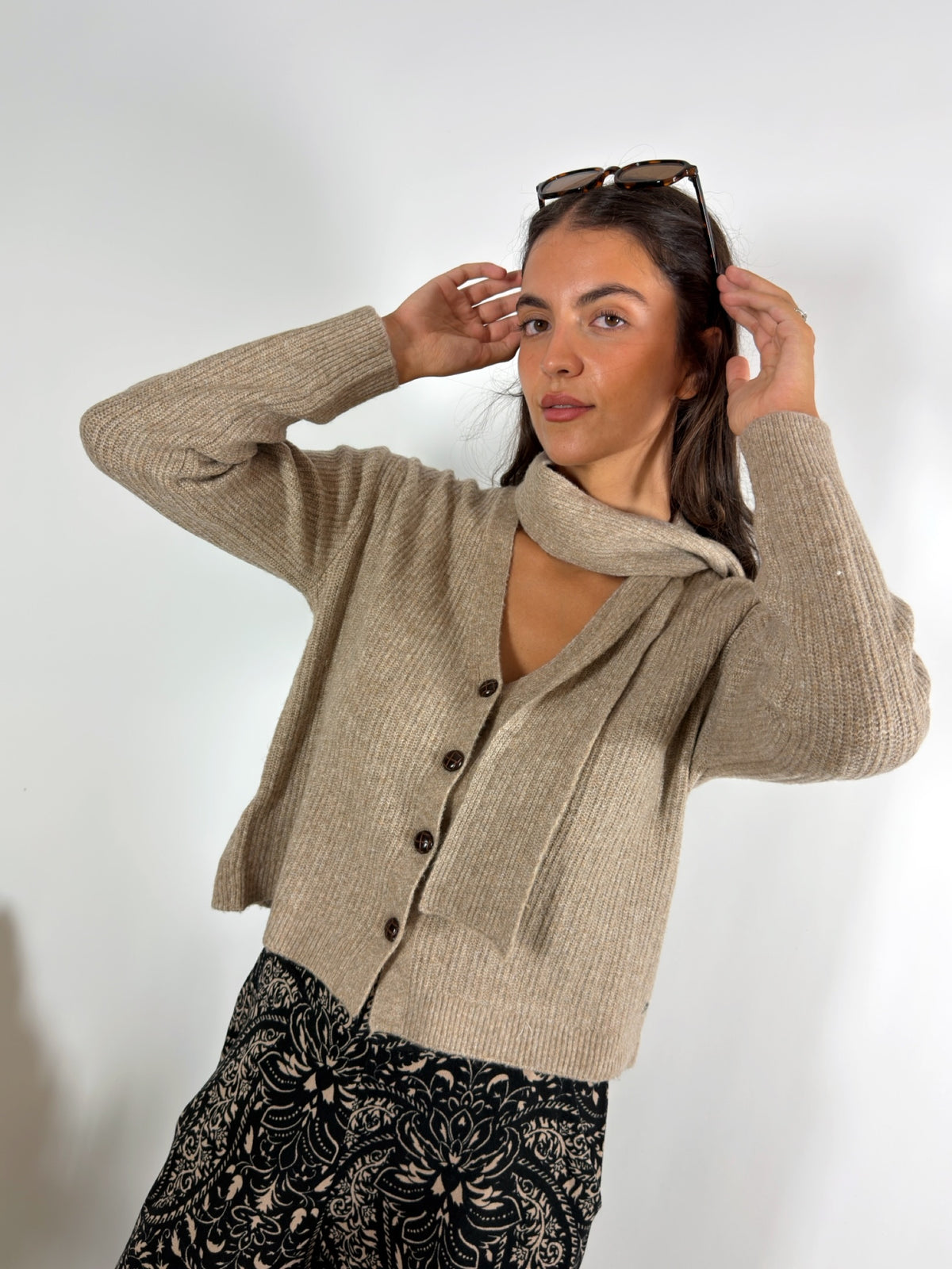 Cardigan Sciarpa Tortora Surkana