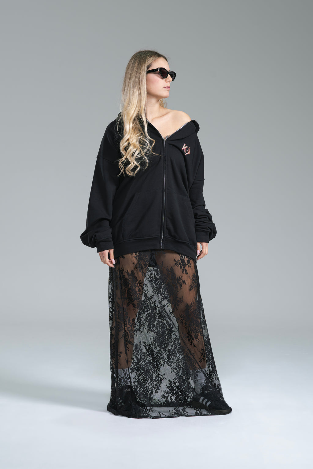 Maxi Felpa Over Cappuccio Nero kostumn1