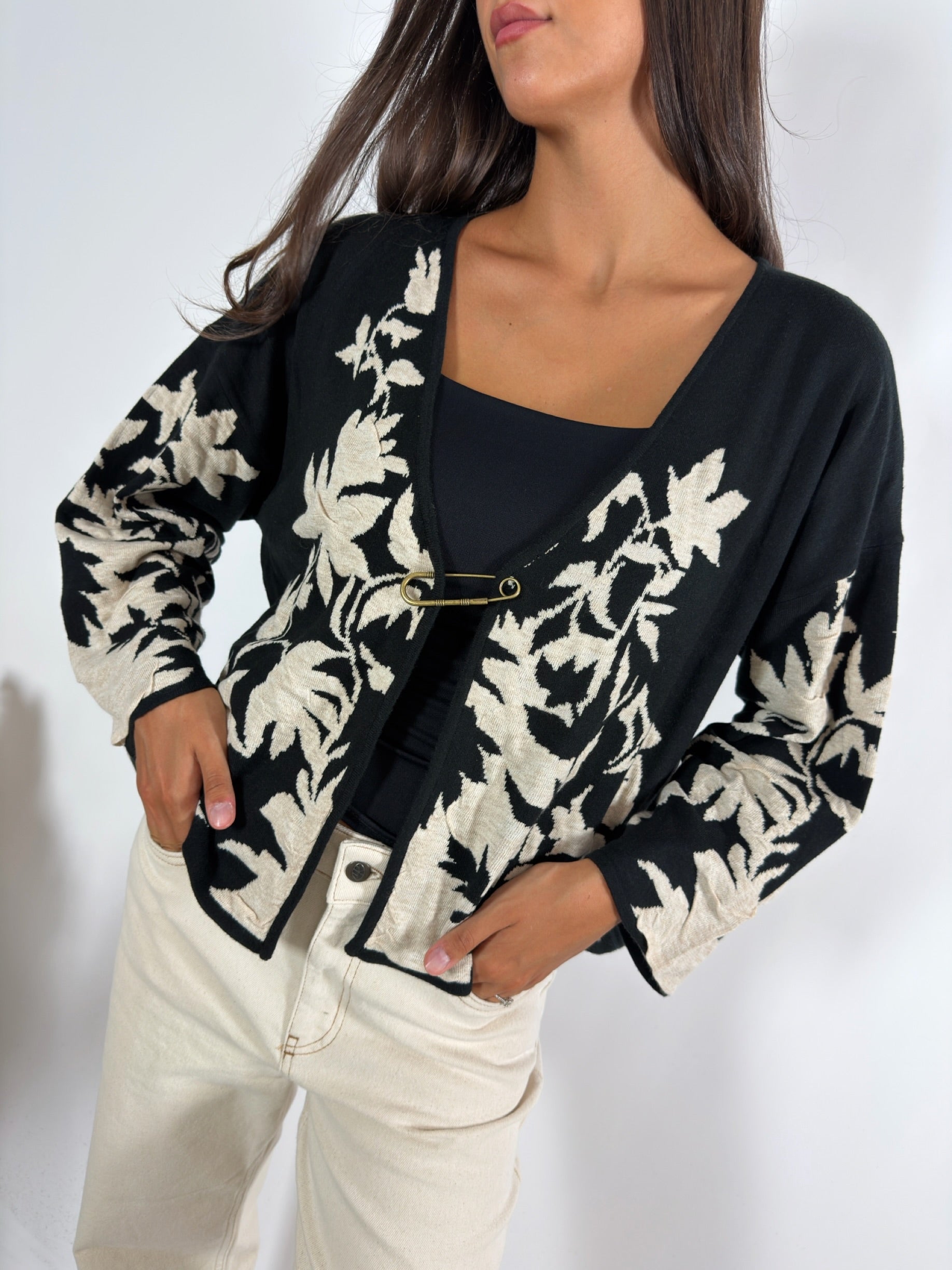 Giacca Kimono Maglia Ricamo Jacquard Latte/Nero Surkana